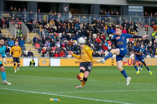 Stephen Quinn keeps the ball in play. Photo by Chris Holloway/The Bigger Picture.media