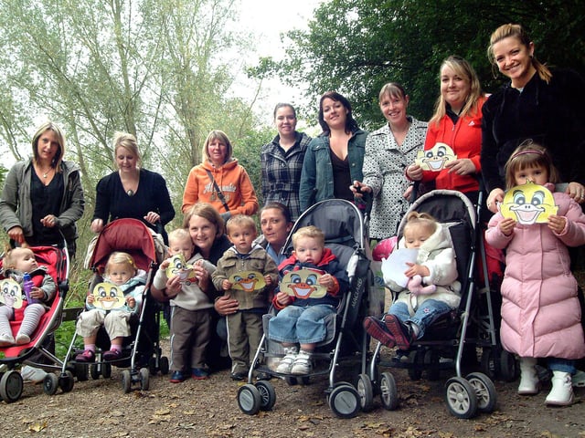 Starting Tots toddler group from Edwinstowe at the start of a 'toddle waddle' in Rufford Park to raise money for the Meningitis Trust. Year: 2007