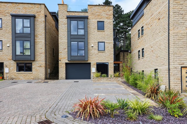 This six-bedroom detached house has an asking price of £795,000. (https://www.zoopla.co.uk/for-sale/details/55754849)