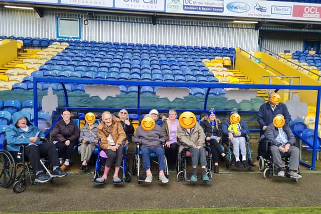 The residents at Clipstone Hall & Lodge were thrilled to meet the players and see the Stags ground!