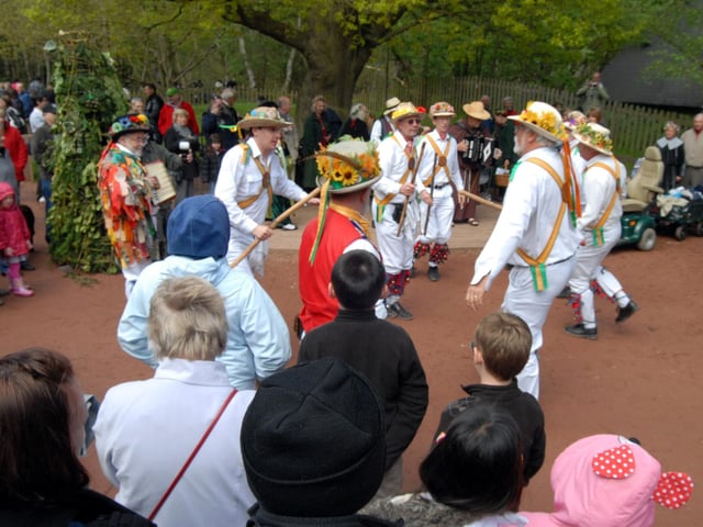 Morris Men at the Edwinstowe May Day Festival