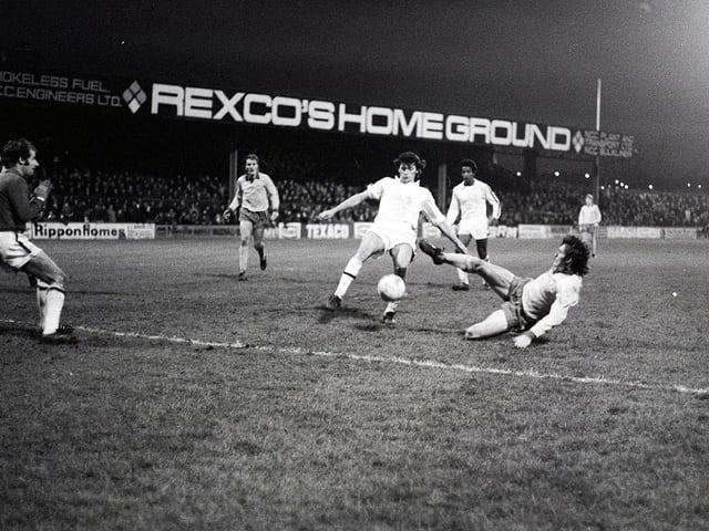Stags got the better of Cambridge in March 1975 as they marched towards the title. 9,174 supporters saw Mansfield win it 2-1 thanks to goals from Ray Clarke and Terry Eccles.
