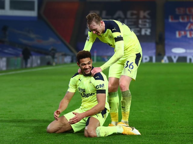 Palace's shot total: 12. Palace's xG: 0.68. Magpies' shot total: 14. Magpies' xG: 1.55.