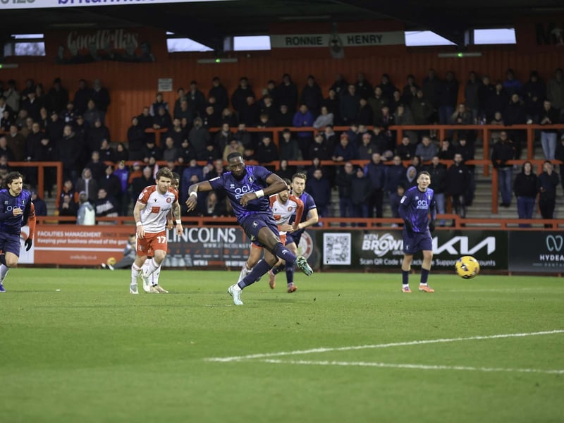Lucas Akins puts Mansfield ahead at Stevenage before the home side levelled in stoppage-time.