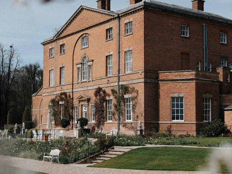 Norwood Park - a wedding and events venue located on Halam Road, Southwell, has a rating of 4.6 stars on Google reviews, based on feedback from over 300 guests. For its popularity and ranking, it features in our wedding venue list for 2025.