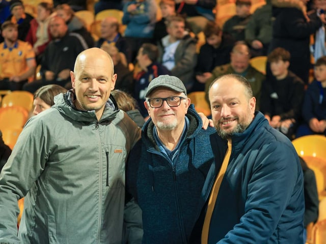 Mansfield Town were unable to bag all three points despite Oxford being reduced to nine men for the closing stages.