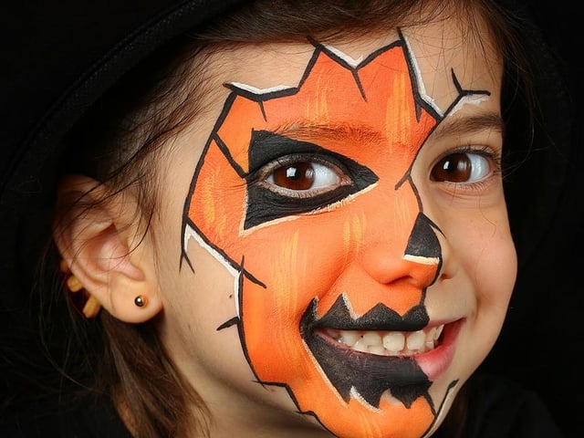 Kids can get their faces painted in scary colours, to prepare them for a round of trick or treating, at a Halloween workshop being staged at Mansfield Museum next Tuesday (10.30 am to 1 pm). Suitable for children aged five and over, the event will also create special spooky stories for the youngsters to enjoy.