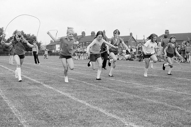 Skipping race - do you recognise anyone in this picture?