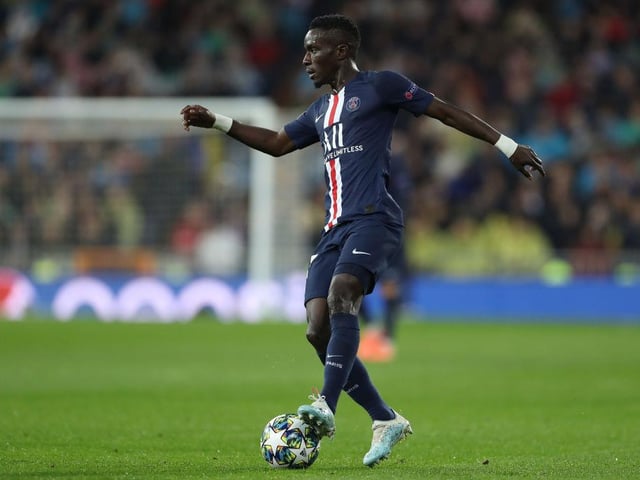 Manchester United are ready to bring PSG midfielder Idrissa Gueye back to the Premier League, though face competition from Wolves. (Le10Sport)
