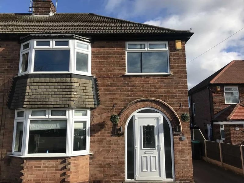 English Rose Estate Agents are delighted to offer to the rental market this lovely three bedroom semi detached property in Mansfield Woodhouse, Nottinghamshire. The property is presented to a very high standard and briefly comprises of extended kitchen, lounge, dining room, three bedrooms, bathroom, garage, garden and driveway. Good local amenities close by and good transport links.
