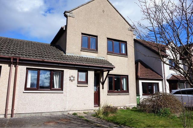 4 bedroom link-detached house in Arbroath.
Average house price in Angus - £152,905.