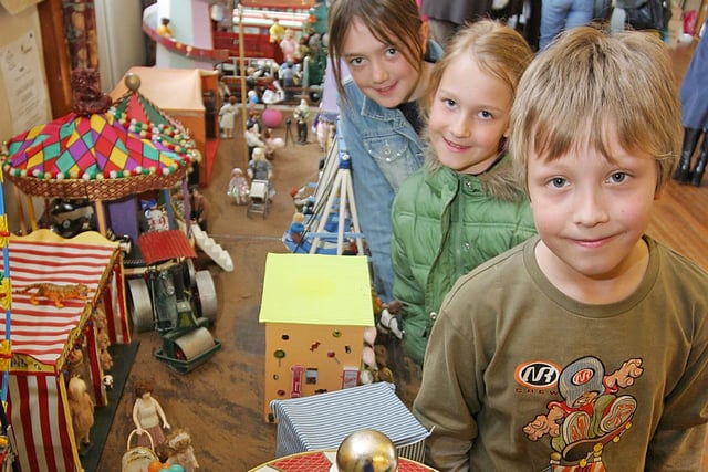 2006: Domonic Black, Ellie and Sianne Bennett are pictured at the miniature model show held at Dora Phillips Hall, Eastwood.