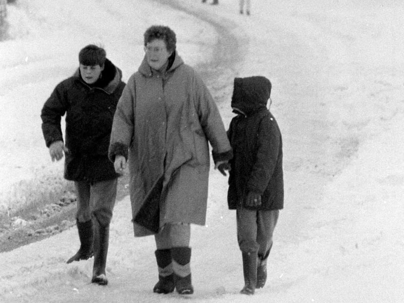 Remember trying not to slip over on the ice, back when we had winters like this? This Mansfield street was a treat for sledge enthusiasts.