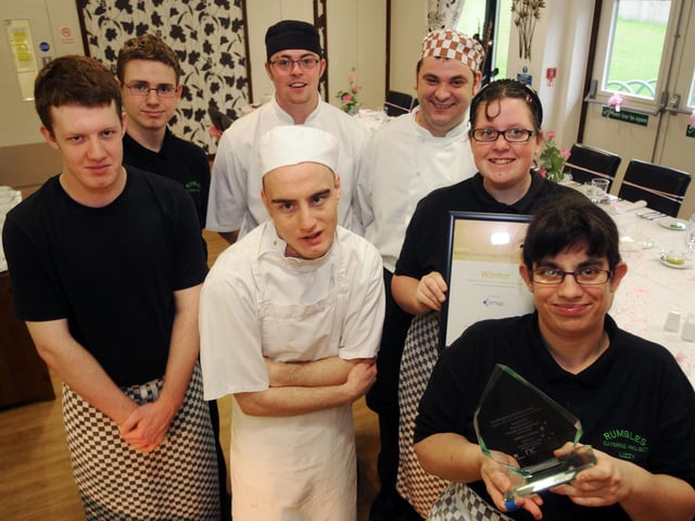Students at Rumbles in Clipstone. What year?