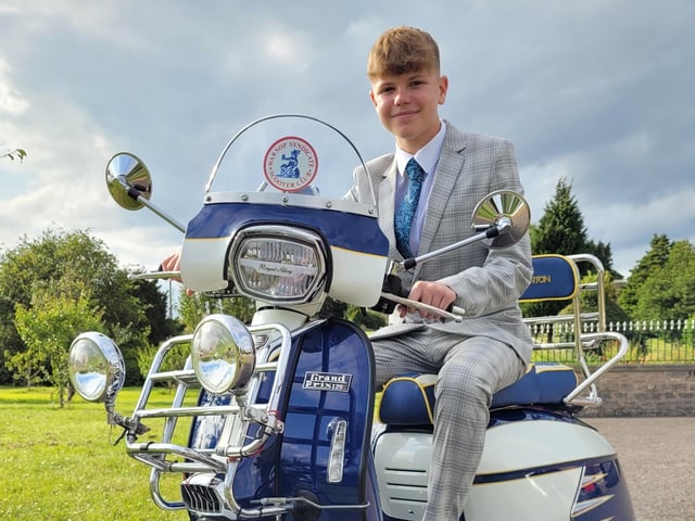 Students pulled out all the stops for their prom entrances.