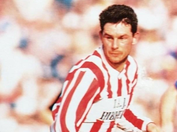 Had a very short spell with Stags but spent most of his long career with Exeter before retiring in 2002.