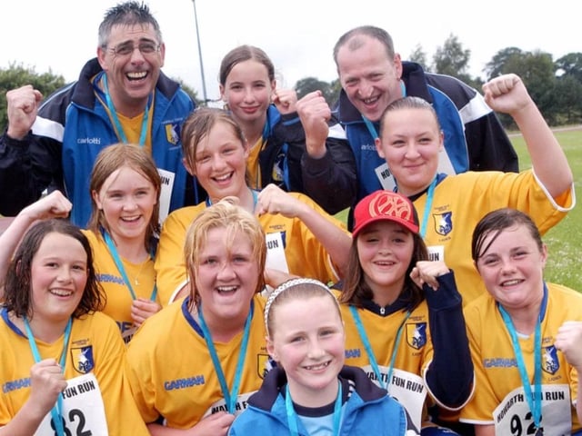 Mansfield Town Ladies U14s after the Mansfield Half Marathon in 2008