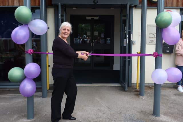 Councillor Tracey Taylor cutting the ribbon at Retford Family Hub