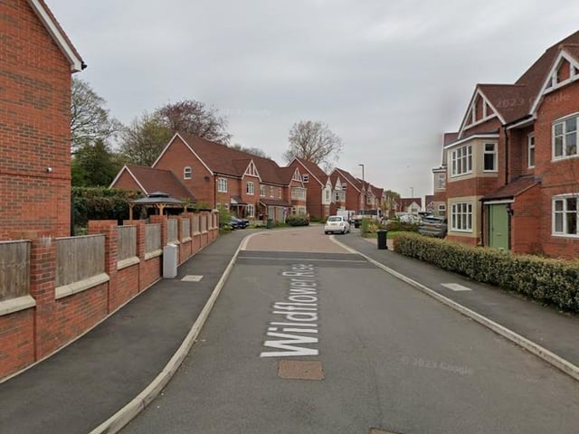 On Wildflower Rise, Mansfield, NG18 2AN, 20 houses sold for an average of £484,714.