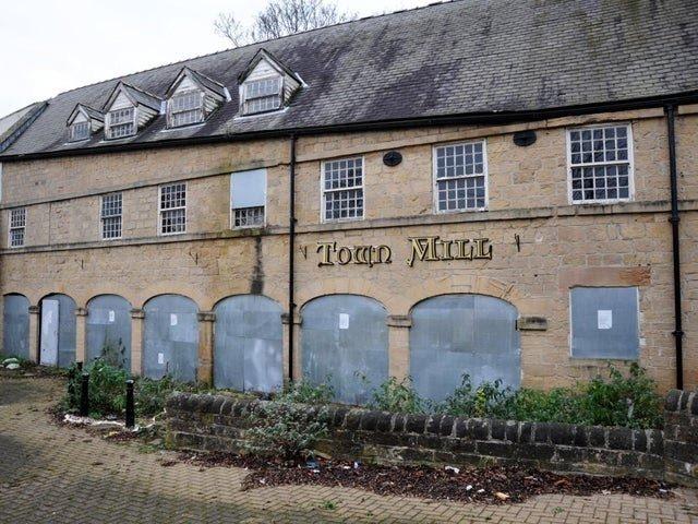 The Town Mill dates back to 1850 when it began life as a water-powered corn mill, before eventually becoming a pub from 1969 to 2010.  It was a firm favourite with locals until it closed it's doors.