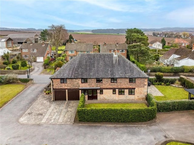 This beautiful barn conversion is being offered to the market with no onwards chain. Situated in a sought after location set back off of main street is a small close and within the idyllic village of Papplewick. The property has an abundance of character throughout including the tradition stone exterior and exposed beams internally, but offers a contemporary living space suitable for an array of buyers. Contact Gascoines on 01623 355702.