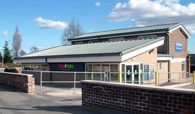Vets4Pets - Mansfield, 36 Clipstone Road West, Forest Town, has a rating of 4.5 based on over 800 reviews. One reviewer commented that the staff were 'very kind'. To learn more about the practice, visit www.vets4pets.com/practices/vets4pets-mansfield.