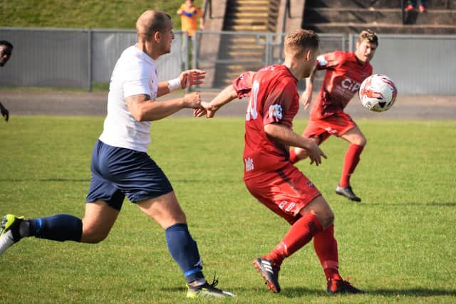 AFC Mansfield work hard to hold on to the ball. Pic by Peter Craggs.