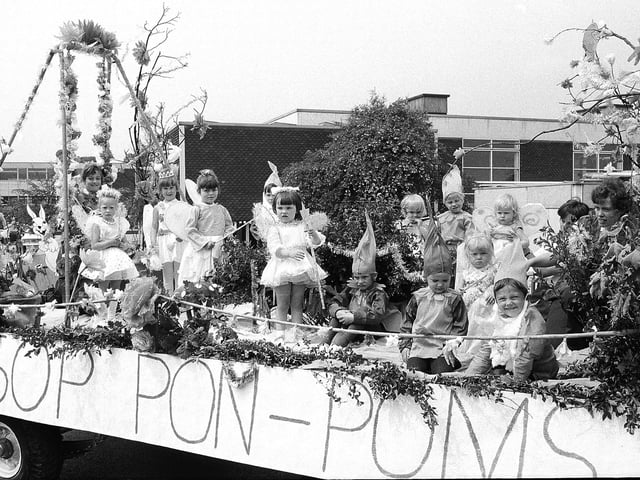 Who were the Warsop Pon-Poms? Recognise anyone?
