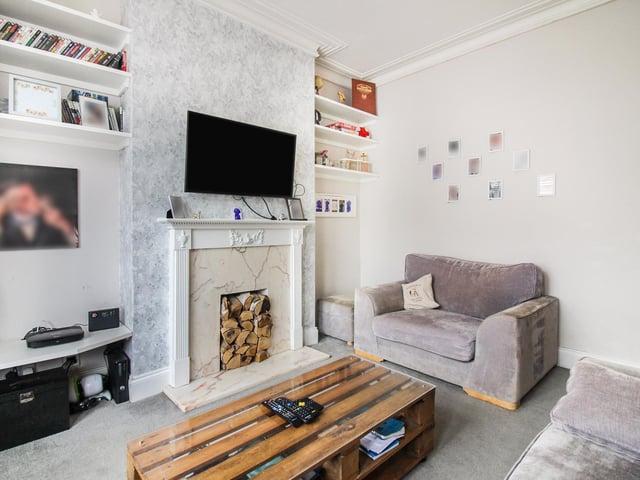 On sale for £205,000. Marketed by Pink Street. For more info: https://bit.ly/2ZMd4Ph