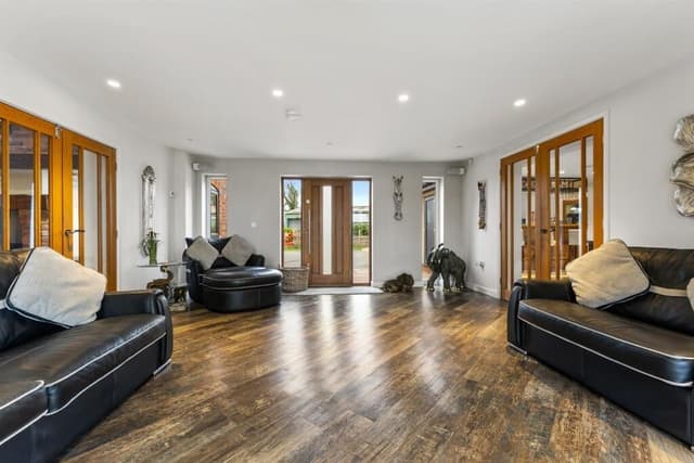 We take a sneak peek inside this luxurious Mansfield Woodhouse home ...