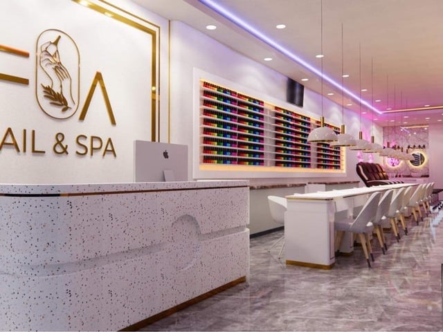 F&A Nails Bar in Mansfield, located on West Gate, has a rating of 4.8 on Google. One reviewer praised the service as 'amazing.' No: 07445 012379