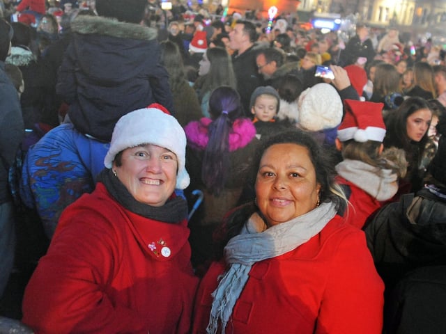 Mansfield Christmas lights switch on 2018.