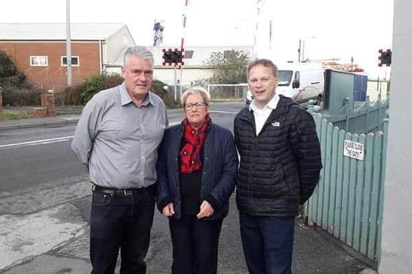 Sue Hey, with Ashfield MP Lee Anderson and former Transport Secretary Grant Schapps (right), was a big supporter of the bid to get the Maid Marian Line bought back to Ashfield