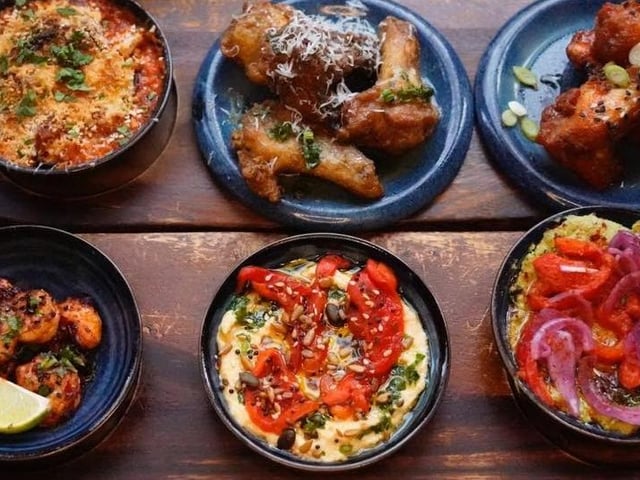 Capo Lounge is elegantly spread over a couple of floors in a great spot, overlooking Mansfield Market Place on the edge of the Four Seasons shopping centre. Rated: 4.5 (1,189 reviews)