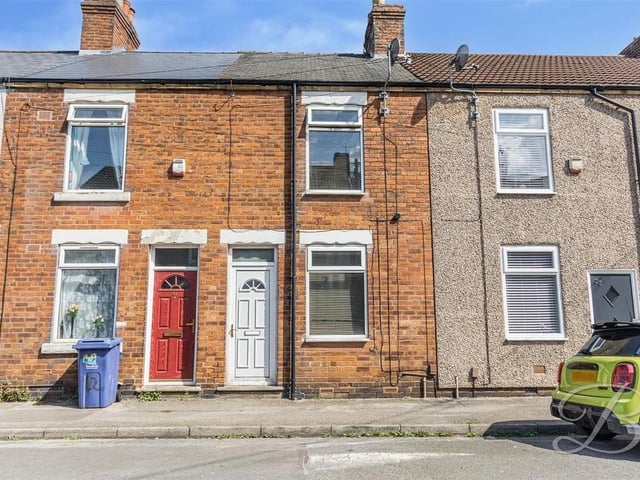 The property is well suited to those seeking their first home. Alternatively, the property can be sold with the existing tenant, currently achieving £750pcm.  This wonderful two bedroom mid terrace is located in the heart of Mansfield, many local amenities, walking distance to both the bus and train station and close to the local hospital. This property boasts a great internal layout and is well presented throughout, making it move in ready. Contact Buckley Brown on 01623 306895.