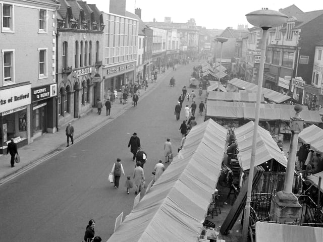 A great shot looking down a busy West Gate - who remembers the market being this big?