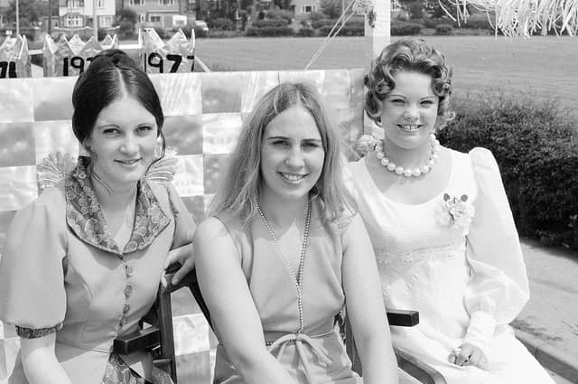 Do you recognise anyone in this picture?