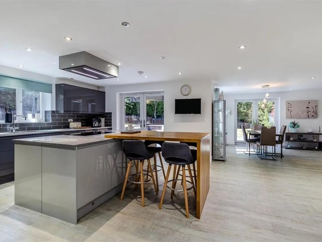 The property boasts a good sized, modern, open plan kitchen/breakfast room with island and integrated appliances.