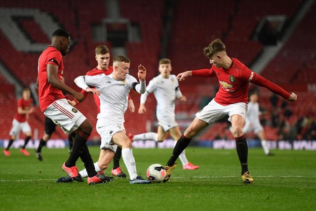 Brentford have bought teenage defender Ben Hockenhull from Manchester United. The centre-back had extended his deal at Old Trafford but Brentford have brought him in to join their reserve side.