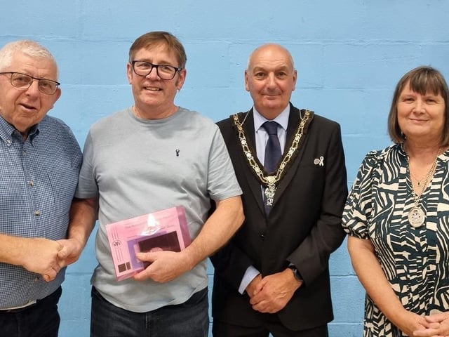 Michael Chisholm wins the National Vegetable Society medal and certificate. Photo: Lesley Grand-Scrutton