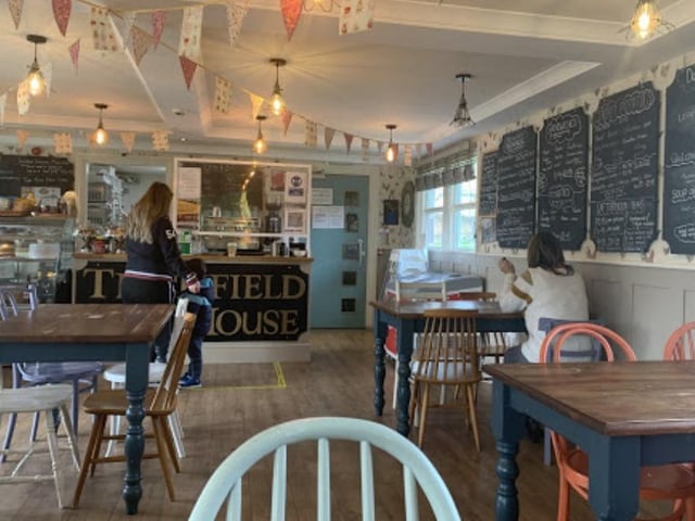 This beautiful tea room is set right in the heart of Tichfield Park in Mansfield. It currently has a 4.7/5 star rating by customers on Google. One customer claims that the tea room offers 'the best quiche in the county'.