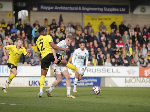 Gave it his all as ever but it really wasn't his day. Gave the ball away too often leading to attacks breaking down. Wasted a reallly good chance on 70 minutes after opting for an extra touch instead of letting rip.