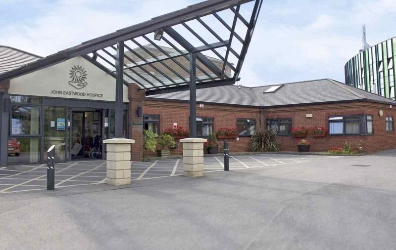 John Eastwood Hospice, Mansfield Road, Sutton, has two charity shops in the area that were highly recommended by readers. There is one shop on Queen Street which opened in June 2001, and an Oxford Street shop which opened in April 2010.