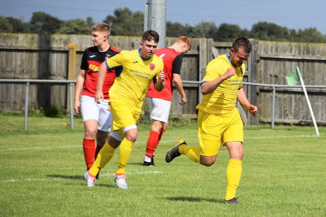 Ross Duggan fires in a 35-yard screamer against Bridlington