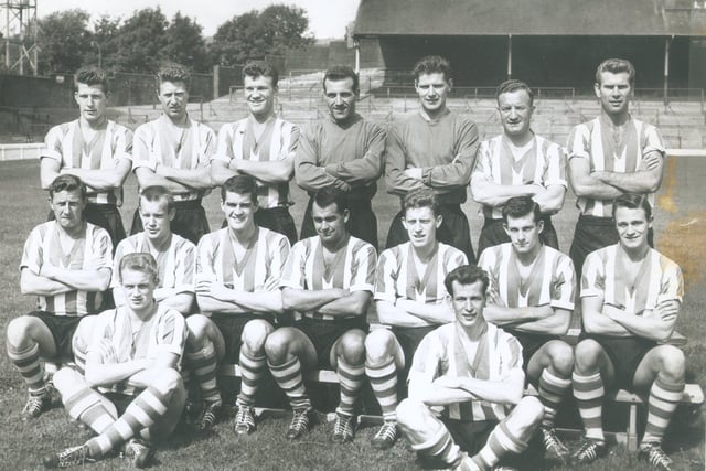 The Owls squad in 1960.