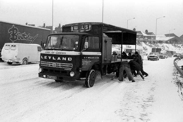 Heavy snow left many vehicles stranded in 1991.