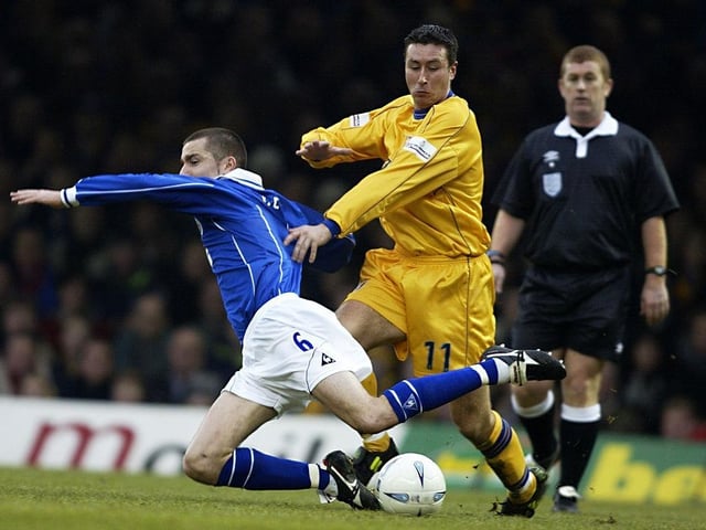 Wayne Corden played 195 timess for Mansfield Town, leaving for Scunthorpe United in 2005. After retiring from club football, Corden began playing pub football in the Staffordshire Potteries League Veterans' Division. He worked at a residential school for children with learning difficulties.