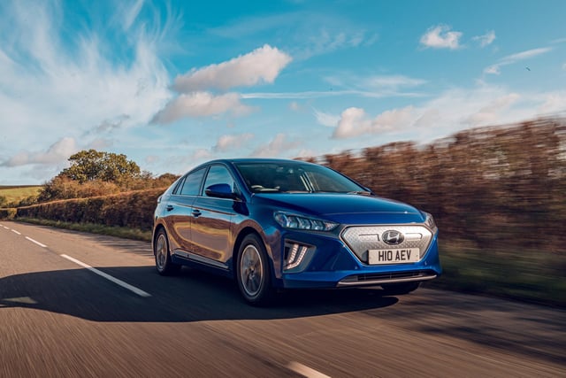 The Ioniq was the first car to offer three different electrification options, with the choice of mild hybrid, plug-in hybrid and full electric. This all-electric model, like the Leaf, is fairly conventional family hatchback with a 38kWh battery and single 134bhp motor. Fully charged, it offers 194 miles of range.
