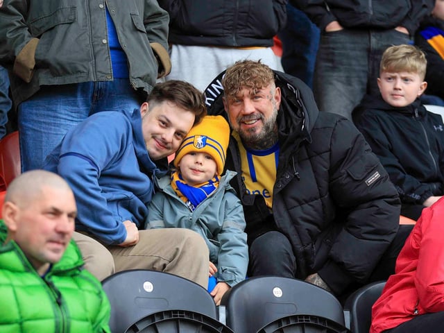 Mansfield Town kept up their good run of form with victory at Doncaster.