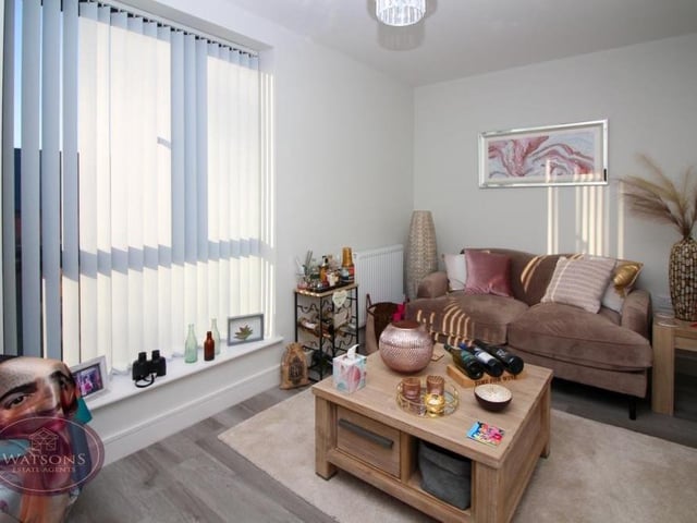 This room offers more comfort and is also very bright, thanks to its large window